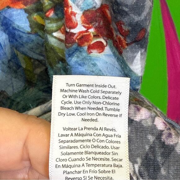 Time & Tru, Glitzy Floral and Stripes Blouse Ruffle Hem. Size XL. Excellent cond - Picture 5 of 6